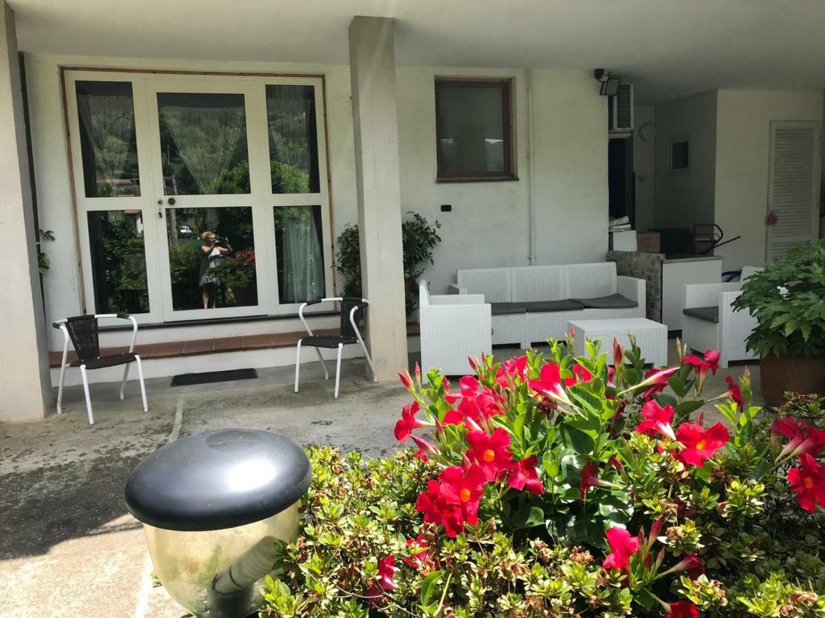 Parte Di Casa Con Giardino E Piscina Villa Pietrasanta Eksteriør bilde